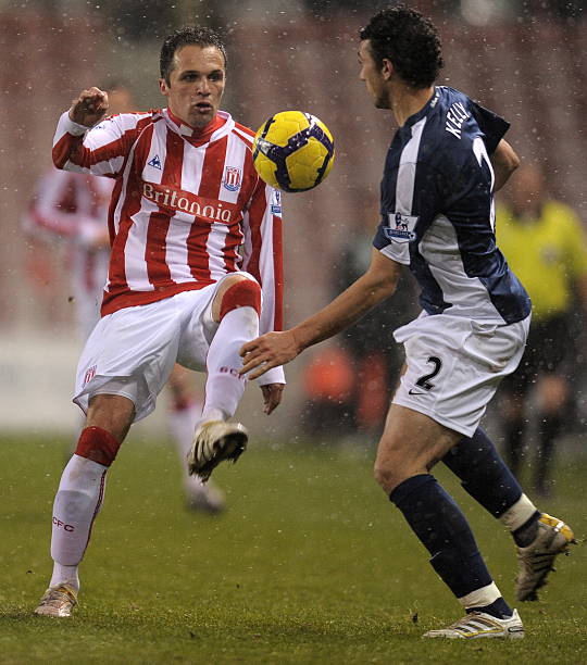 相比之下 相比之下